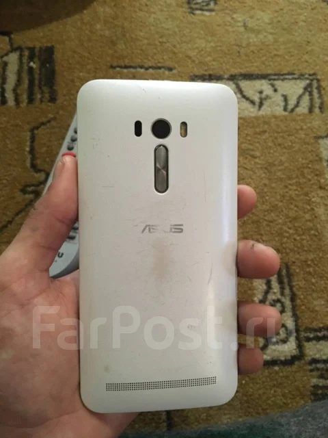 Asus ZenFone Selfie. �/� ����