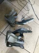 Крепление капота. Toyota Sequoia, UCK60, UCK60L, UCK65, UCK65L, UPK60, UPK60L, UPK65, UPK65L, USK60, USK65 Toyota Tundra, GSK50, GSK51, UCK50, UCK51...