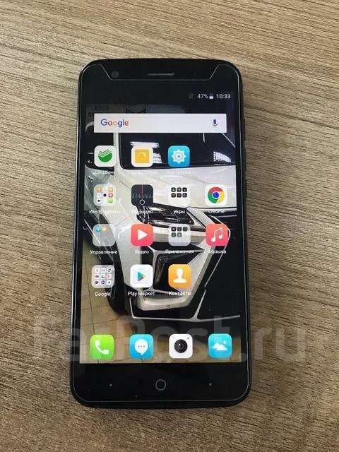ZTE Blade V8. �/� ����