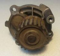 Помпа водяная. Volkswagen: Passat, Eos, Jetta, Touran, Golf Skoda Octavia, 1Z3, 1Z5 Seat Altea, 5P1, 5P5 Seat Leon, 1P1 Audi A4, 8E2, 8E5 Audi S3, 8P1...