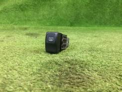 Кнопка включения обогрева. Subaru Legacy, BD2, BD3, BD4, BD5, BD9, BG2, BG3, BG4, BG5, BG9, BGA, BGC Двигатели: EJ18E, EJ20D, EJ20E, EJ20H, EJ20R, EJ2...