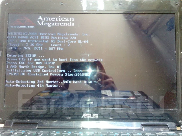 Asus K40AB. 14", 2,1����, ��� 2048 ��, ���� 250���, WiFi: 1, ����������� �� 1��. ����