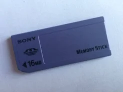 Memory Stick. 16 000��� ����
