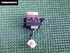 Реостат печки. Subaru Forester, SH5, SH9, SH9L, SHJ Subaru Impreza Двигатели: EJ20, EJ201, EJ202, EJ203, EJ204, EJ205, EJ20A, EJ20E, EJ20G, EJ20J, EJ2...