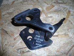 Кронштейн опоры двигателя. Nissan: Wingroad, Liberty, Bluebird Sylphy, Serena, Primera, AD, Prairie Двигатели: QR20DE, QR20DD, F9Q, QG16DE, QG18DE, QR...