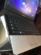 Samsung 300E4A. 14", 2,3����, ��� 3072 ��, ���� 250���, WiFi: 1, Bluetooth: 1, ����������� �� 4��. ����