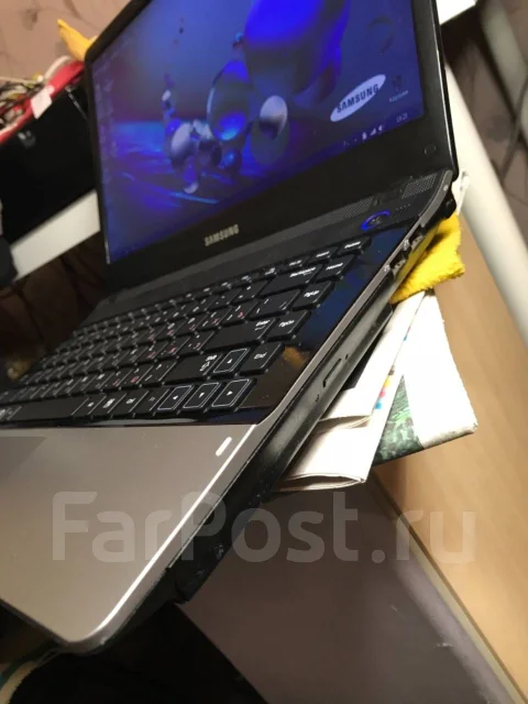 Samsung 300E4A. 14", 2,3����, ��� 3072 ��, ���� 250���, WiFi: 1, Bluetooth: 1, ����������� �� 4��. ����
