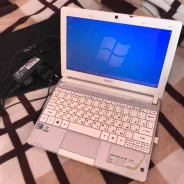 Acer Aspire One D270. 10.1", 1,6����, ��� 2048 ��, ���� 500���, WiFi: 1, Bluetooth: 1, ����������� �� 5��. ����