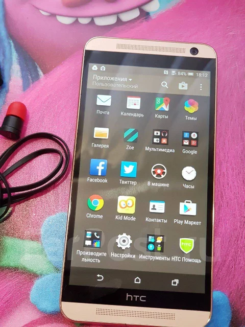 HTC One E9+. �/� ����