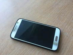 Samsung Galaxy S6. �/�