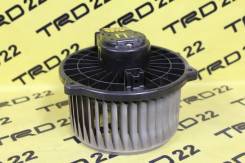 Мотор печки. Toyota Isis, ANM10, ANM10G, ANM10W, ANM15, ANM15G, ANM15W, ZGM10, ZGM10G, ZGM10W, ZGM11, ZGM11G, ZGM11W, ZGM15, ZGM15G, ZGM15W, ZNM10, ZN...