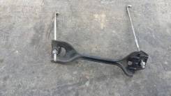 Крепление аккумулятора. Subaru Impreza, GE2, GE3, GE6, GE7, GH, GH2, GH3, GH6, GH7, GH8, GRB, GRF, GVB, GVF, GE Двигатели: EJ154, EJ20, EJ201, EJ203...