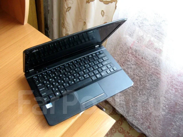 DNS Mini 0133837. 11.6", ��� 2048 ��, ���� 320���, WiFi: 1, Bluetooth: 1, ����������� �� 3��. ����