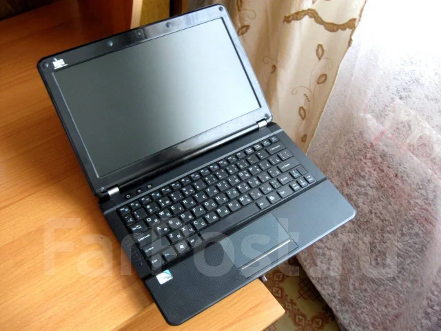 DNS Mini 0133837. 11.6", ��� 2048 ��, ���� 320���, WiFi: 1, Bluetooth: 1, ����������� �� 3��. ����