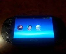 Sony PlayStation Vita ����