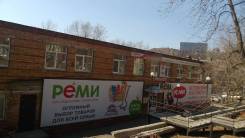 Сдается в аренду нежилое помещение. Улица Адмирала Юмашева 14г, р-н Баляева, 130 кв. м., цена указана за квадратный метр в месяц. Дом снаружи