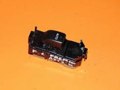 Кнопка стеклоподъемника. Toyota Premio, AZT240, NZT240, ZZT240, ZZT245 Toyota Allion, AZT240, NZT240, ZZT240, ZZT245 Toyota Opa, ACT10, ZCT10, ZCT15 Д...