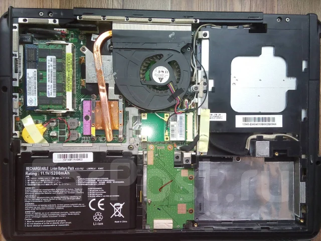 Asus K40IN. 14", 2 000����, ��� 4 ��, ���� 1���, WiFi: 1, Bluetooth: 1, ����������� �� 1��. ����