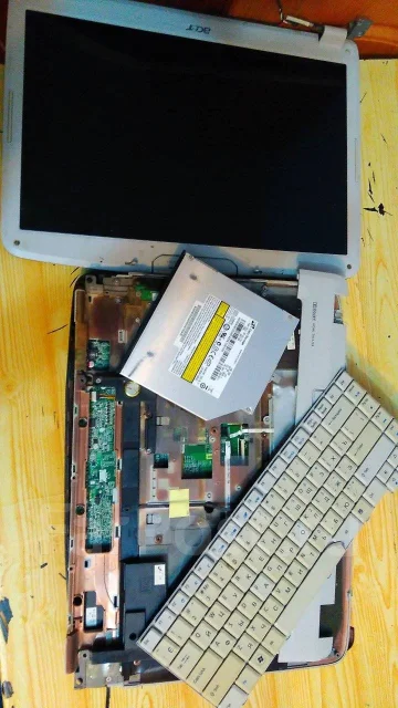 MSI CX623. 15.6", ��� 4 ��, ���� 320���, WiFi: 1, Bluetooth: 1, ����������� �� 99��. ����