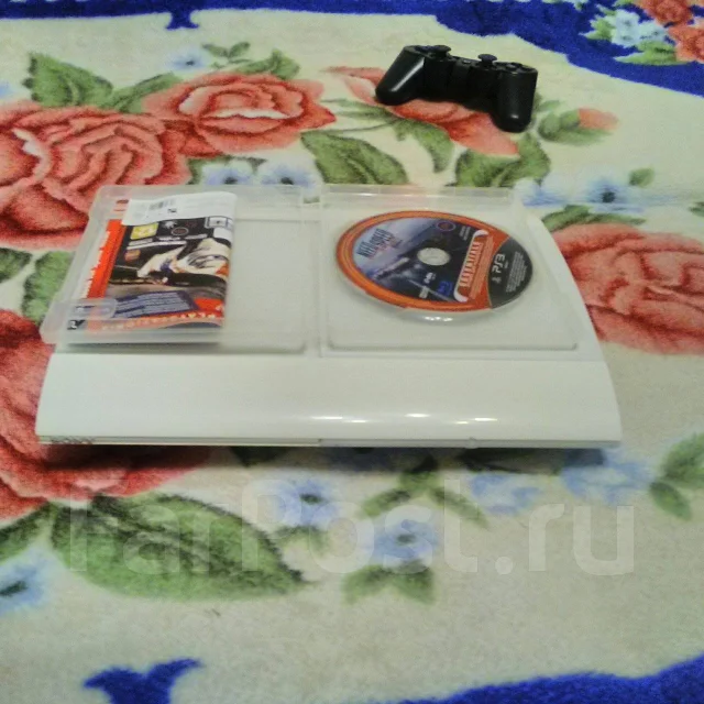 Sony PlayStation 3 Super Slim ����