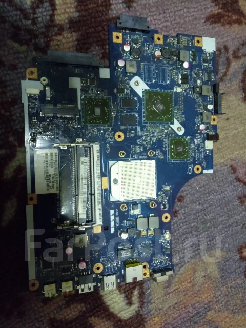 eMachines E640. WiFi: 1, Bluetooth: 1 ����
