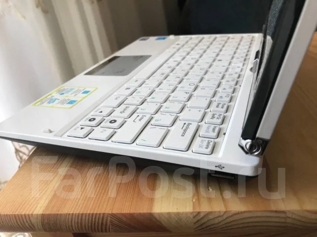 Asus Eee PC T101MT. 10.1", 1,6����, ��� 2048 ��, ���� 160���, WiFi: 1, ����������� �� 3��. ����