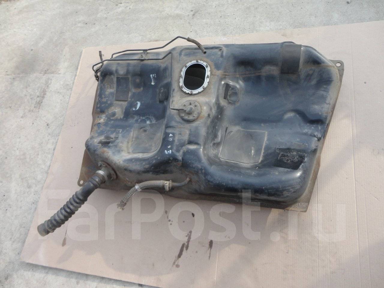 Внутренности бензобака toyota corolla e90. Бак тойота королла 100. Бак королла 110. Топливный бак toyota corolla 110. Бензобак на тойота корона sf.