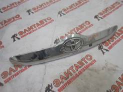 Накладка крышки багажника. Toyota Ractis, NCP100, NCP105