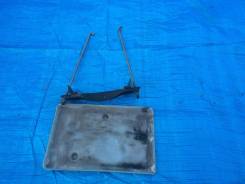 Крепление аккумулятора. Toyota Lite Ace, KR41, KR41V, KR42, KR42V, SR40 Toyota Lite Ace Noah, KR41, KR42, KR52, SR40, SR40G, SR50, SR50G Toyota Town A...