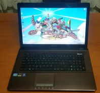 Asus K73SV. 17.3", 2,5����, ��� 6 ��, ���� 750���, WiFi, Bluetooth, ����������� �� 2��. ����