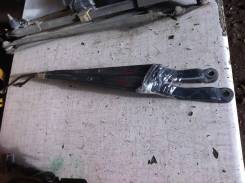 Держатель щетки стеклоочистителя. Honda Civic Ferio, EG8