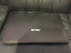 Asus K53BE-SX065D. 15.4", 1,7����, ��� 2048 ��, ���� 250���, WiFi, Bluetooth, ����������� �� 1��. ����