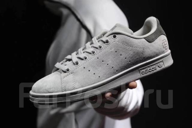 Stan smith reigning champ price on sale