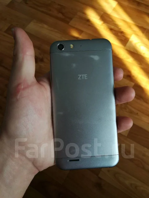 ZTE Blade X7. �/� ����