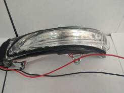 Поворотник. Toyota Land Cruiser, GRJ200, GRJ76K, GRJ79K, J200, URJ200, URJ202, URJ202W, UZJ200, UZJ200W, VDJ200 Двигатели: 1GRFE, 1URFE, 1VDFTV, 3URFE