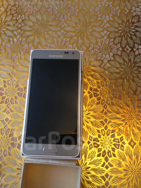 Samsung Galaxy Alpha. �/� ����