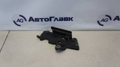 Кронштейн. Volkswagen Passat, 3B2, 3B3, 3B5, 3B6 Audi A4 Audi S4 Двигатели: 1Z, ACK, ADP, ADR, AEB, AEG, AFB, AFH, AFN, AFY, AGE, AGZ, AHA, AHH, AHL...