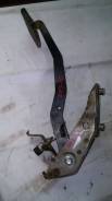 Педаль тормоза. Toyota Vista, AZV50, AZV55, SV50, SV55, ZZV50 Toyota Vista Ardeo, AZV50, AZV50G, AZV55, AZV55G, SV50, SV50G, SV55, SV55G, ZZV50, ZZV50...
