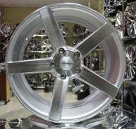 Vossen. 8.5x19", 5x120.00, ET38, ЦО 72,6 мм.