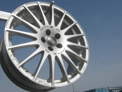 OZ Racing Turbo. 7.5x18", 5x100, ET48 ����