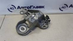 Кронштейн опоры двигателя. Volkswagen Passat, 3B2, 3B3, 3B5, 3B6 Audi: S6, A4, A6, RS4, S4 Двигатели: ACK, AEB, AFB, AFN, AFY, AGA, AGB, AGE, AHA, AJG...