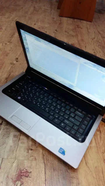 Dell Studio 1555. 15.6", 2����, ��� 3072 ��, ���� 500���, WiFi: 1, Bluetooth: 1, ����������� �� 100��. ����
