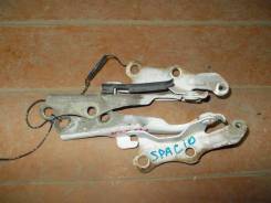 Крепление капота. Toyota Corolla Spacio, AE111, AE111N, AE115, AE115N, NZE121, NZE121N, ZZE122, ZZE122N, ZZE124, ZZE124N Toyota Corolla Verso, CDE120...