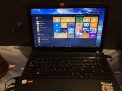 Samsung R525. 15.6", 2,2����, ��� 4 ��, ���� 500���, WiFi, Bluetooth, ����������� �� 4��.