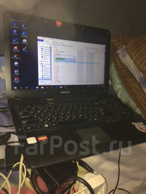 Samsung R525. 15.6", 2,2����, ��� 4 ��, ���� 500���, WiFi: 1, Bluetooth: 1, ����������� �� 4��. ����
