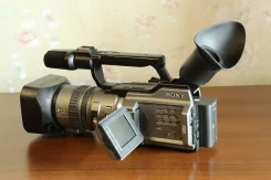 Sony DCR-VX2100E. 7 - 7.9 ��, � ����������