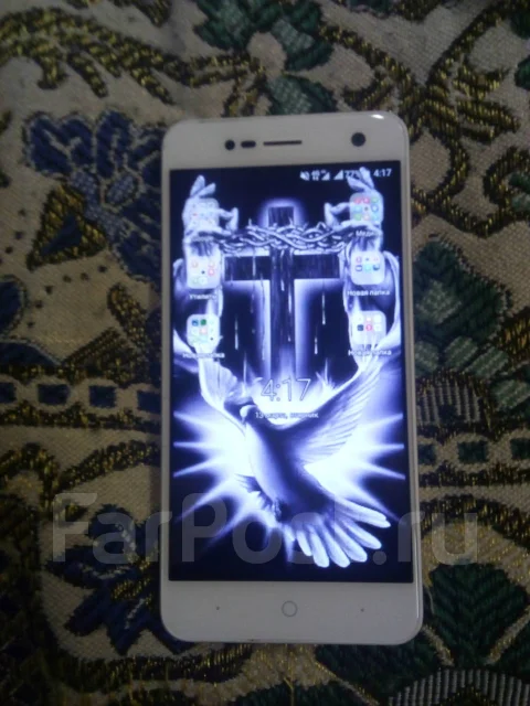 ZTE Blade V8. �/� ����