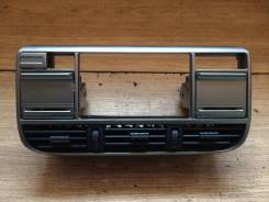 Консоль центральная. Nissan X-Trail, NT30, T30 Двигатели: QR20DE, QR25DE, YD22ETI