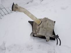 Бачок стеклоомывателя. Toyota Hilux Surf, VZN185W, VZN180W, KZN185W, KZN185G, RZN180W, RZN185W, KDN185W Двигатели: 5VZFE, 1KZTE, 3RZFE, 1KDFTV