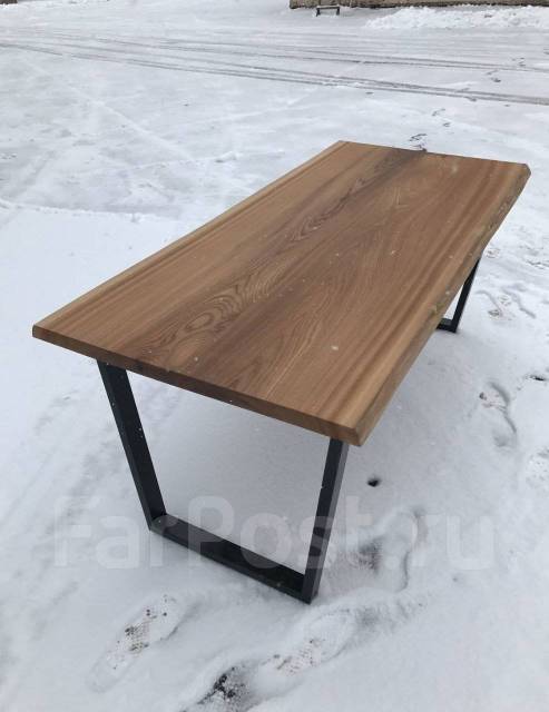 Производство столов из массива. Гарантия 12 месяцев во Владивостоке